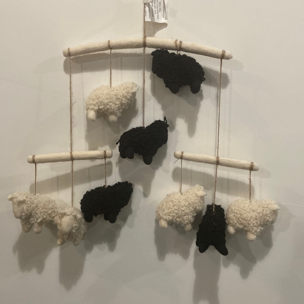 POTTERY BARN KIDS Felted Sheep Mobile  - NEW - Baby Nursery 100% Wool - Picture 4 of 8